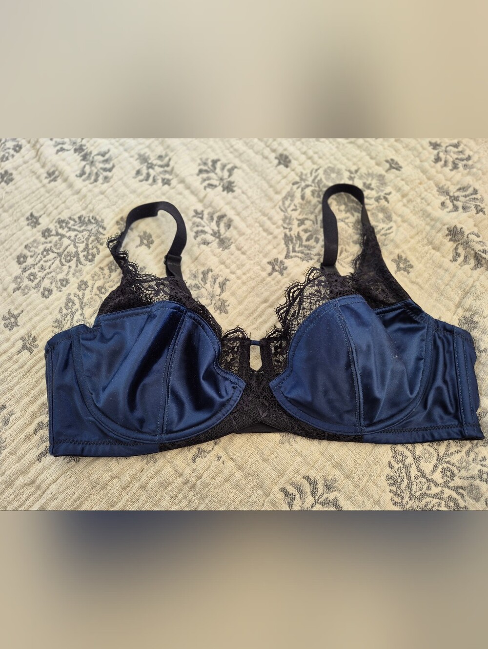 Understance 34D Balconette Style Bra Navy With Black Lace